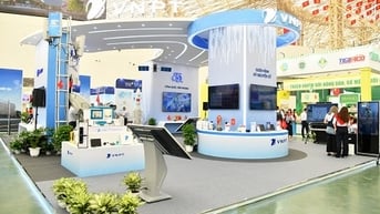 Gian hàng Tập đoàn VNPT gây ấn tượng tại triển lãm thành tựu đất nước