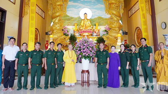 Lực lượng vũ trang TP Hồ Chí Minh tăng cường đoàn kết với các tôn giáo