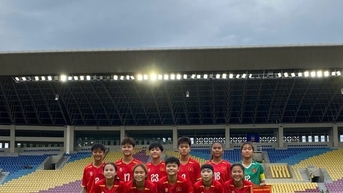 베트남 여자 U-16 대표팀이 개최국 인도네시아를 꺾고 2025년 동남아시아 여자 U-16 대회에서 동메달을 획득했습니다.