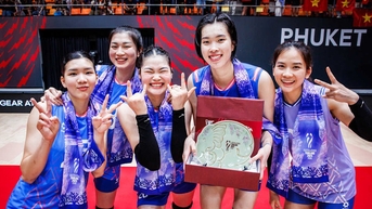 តារា​បាល់ទាត់​ជម្រើស​ជាតិ​វៀតណាម​រង​ការ​រិះគន់​ពី​អ្នក​គាំទ្រ​ម្ចាស់ផ្ទះ ប៉ុន្តែ​សហគមន៍​បាល់ទះ​អន្តរជាតិ​ការពារ