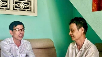 Lãnh đạo xã Tiên Phước thăm gia đình chính sách tiêu biểu dịp lễ 2/9
