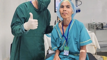 Niềm vui trong những đôi mắt sáng