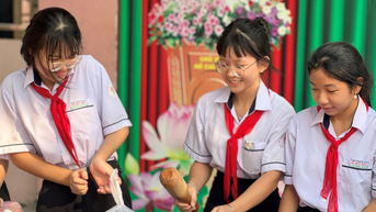 ត្រៀម​ចូល​ឆ្នាំ​សិក្សា​ថ្មី៖ ចែក​បន្ទុក ជួយ​គ្នា​ទៅ​រៀន
