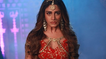 សម្រស់ដ៏ប៉ិនប្រសប់របស់បូលីវូដ - ស៊ូ ប៊ីចាន់ណា កាន់តែល្បីដោយសារតួឯកស្រីក្នុងរឿង 'កូនពស់កេងកង'