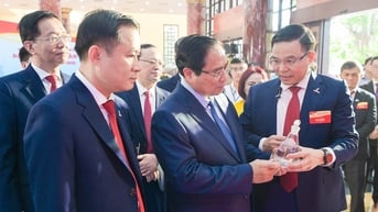 'Lịch sử đặt chúng ta vào cuộc đối đầu chưa từng có tiền lệ', và cách Petrovietnam 'vượt bão'