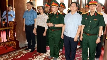 Đoàn công tác Bệnh viện Trung ương 108 dâng hương tại Khu di tích Quốc gia đặc biệt Tân Trào
