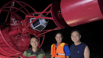 Quang Tri ពិនិត្យ​មើល​ដើម​កំណើត​នៃ​ទូក​នៅ​សមុទ្រ​ដែល​រសាត់​តាម​ឆ្នេរ