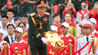 Anh hùng phi công và sứ mệnh thắp ngọn lửa truyền thống tại Lễ kỷ niệm Quốc khánh 2-9