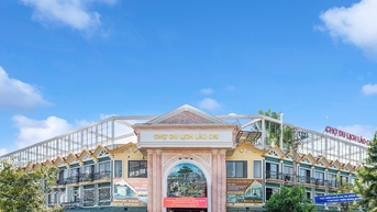 ធនាគារ​លក់​បំណុល​ដែល​ធានា​ដោយ​ទីផ្សារ​ទេសចរណ៍​ល្បី​ឈ្មោះ​ក្នុង​ទីក្រុង Lao Cai