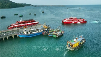 ខេត្ត Quang Ninh បានទាក់ទាញភ្ញៀវទេសចរណ៍ចំនួន ៧៦.០០០ នាក់ក្នុងថ្ងៃដំបូងនៃថ្ងៃឈប់សម្រាកថ្ងៃទី ២ ខែកញ្ញា
