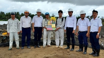 Ngành điện miền Nam làm việc xuyên lễ trên những công trình lưới điện