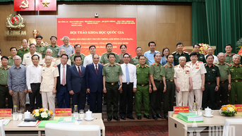 Làm nổi bật sự phối hợp giữa Công an nhân dân và Quân đội nhân dân trong xây dựng và bảo vệ Tổ quốc