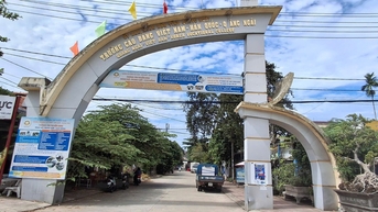 Giảng viên bị trường nợ tiền dạy cả chục năm, chủ tịch Quảng Ngãi yêu cầu giải quyết