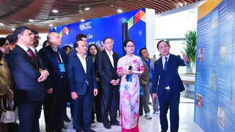 ជំរុញកំណើនសេដ្ឋកិច្ច និងទីតាំងរបស់ទីក្រុង Da Nang