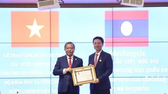 Lễ trao tặng Huân chương Lao động hạng Nhất và Huân chương Hữu nghị của nước CHDCND Lào: Ghi nhận đóng góp thúc đẩy hợp tác KH&CN Việt - Lào