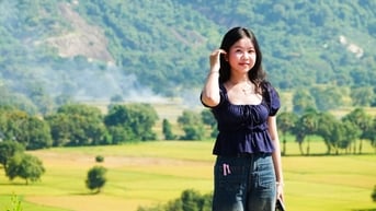 Du khách mê mẩn đồng lúa chín bên ‘Tuyệt tình cốc’ An Giang