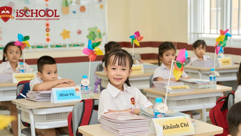 iSchool Ha Tinh អ៊ូអរនៅថ្ងៃចូលរៀនដំបូង