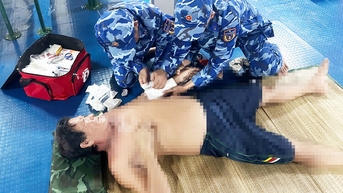 Kịp thời hỗ trợ ngư dân gặp nạn trên biển