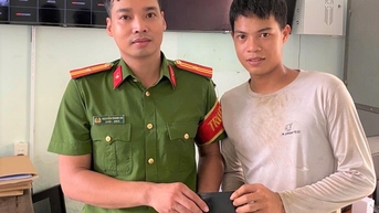 Nhặt được của rơi, đến công an trả lại người mất