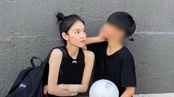 Diễn viên 'Hậu duệ mặt trời' đoàn tụ con trai sau 13 năm chia cách đầy đau khổ