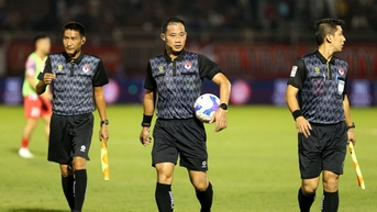 Còi đồng Mai Xuân Hùng thay đàn anh Trần Đình Thịnh thổi trận Siêu cúp quốc gia