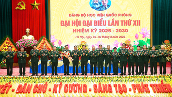 នាយឧត្តមសេនីយ៍ Nguyen Tan Cuong បានចូលរួម និងដឹកនាំមហាសន្និបាតបក្សនៃបណ្ឌិត្យសភាការពារជាតិអាណត្តិ ២០២៥-២០៣០។