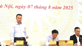 재무부는 가족 공제액을 늘리기 위해 두 가지 방안을 제안했습니다.