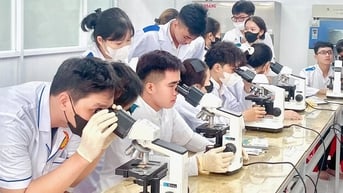 Bất ngờ với số lượng thí sinh đăng ký vào trường cao đẳng năm 2025