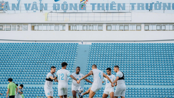 Nam Dinh Green Steel ពោរពេញដោយភាពរំភើបមុនការប្រកួតបាល់ទាត់ជាតិ 2024/25 Super Cup - THACO Cup