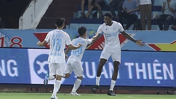 Nam Định - Công An Hà Nội (hiệp 2) 1-2: Leo Artur nâng tỉ số