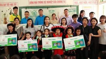 Cao Bằng: Trao tặng 48 tủ thuốc cho các điểm trường vùng cao