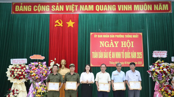 Phường Thống Nhất khen thưởng 15 tập thể, cá nhân xuất sắc trong phong trào Toàn dân bảo vệ an ninh Tổ quốc
