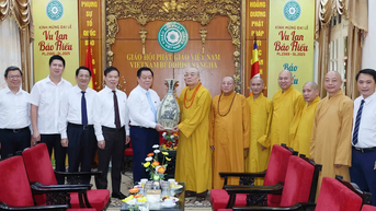Thăm, chúc mừng các tổ chức tôn giáo