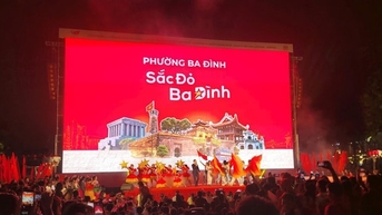 Sôi động chương trình văn nghệ phục vụ nhân dân tại số 61 phố Trần Phú