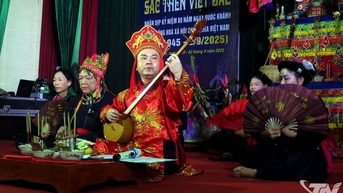 'Sac Then Viet Bac' - មរតកដាស់តឿនជាមួយបទពិសោធន៍ 'ប្លុកឈើ'
