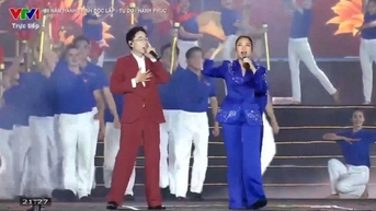 Mỹ Tâm cất giọng đầy nội lực, cùng Double2T "rực cháy" ở concert quốc gia