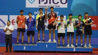កូនប្រុសជើងចាស់ Vu Manh Cuong ឈ្នះមេដាយមាស ៣ គ្រឿង CAND – T&T ជាជើងឯកដាច់ខាត