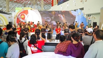 Trải nghiệm bản sắc văn hóa dân tộc tại Triển lãm 80 năm thành tựu đất nước