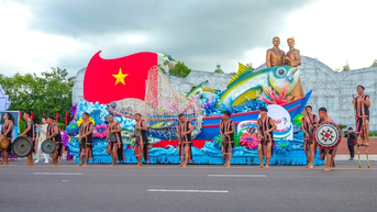 Phố biển Gia Lai ngân vang nhịp cồng chiêng