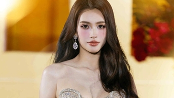 티에우 비 양은 퍼레이드부터 패션쇼까지 바쁘다.