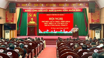 សន្និបាតផ្សព្វផ្សាយ និងអនុវត្តឯកសាររបស់គណៈកម្មាធិការមជ្ឈិមបក្សខេត្ត នៅសង្កាត់ Ha Giang ២