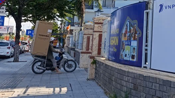 ភ្លាមៗនោះ លេខទូរស័ព្ទរបស់ប្រធានក្រុមហ៊ុនត្រូវបានប្រើប្រាស់ដោយអ្នកផ្សេង ប្រតិបត្តិករបណ្តាញបានសុំទោស។