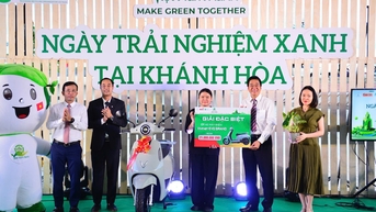 Nữ sinh đại học Nha Trang trúng thưởng xe điện Vinfast tại Ngày Trải nghiệm xanh