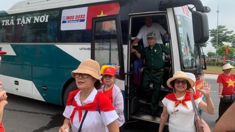 ដំណើរ​តាម​រថយន្តក្រុង​ពោរពេញ​ដោយ​មោទនភាព​ជាតិ​ពី​ទីក្រុង​កំពង់ផែ