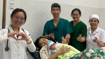 ទារក​ដំបូង​បាន​កើត​នៅ​មជ្ឈមណ្ឌល​វេជ្ជសាស្ត្រ​តំបន់​ពិសេស Con Dao