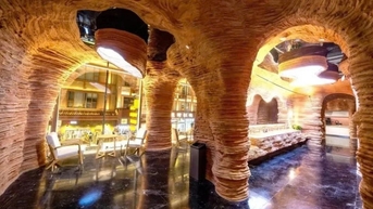 បន្ទប់ទឹកសាធារណៈឆក់យកអ៊ីនធឺណេតដោយព្យុះ ព្រោះវាស្អាតណាស់ មនុស្សជាច្រើនសម្រុកចូលឆែកឆេរ