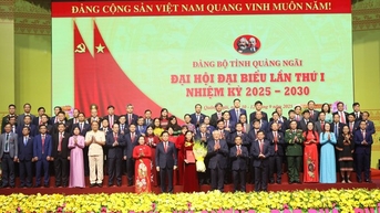 លោកស្រី Bui Thi Quynh Van កាន់តំណែងជាលេខាគណៈកម្មាធិការបក្សខេត្ត Quang Ngai អាណត្តិ 2025-2030