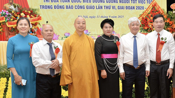 Tuyen Quang មានប្រតិភូផ្លូវការចំនួន 2 ចូលរួមមហាសន្និបាតជាតិដើម្បីសរសើរមនុស្សល្អ និងអំពើល្អក្នុងចំណោមអ្នកកាន់សាសនាកាតូលិក។