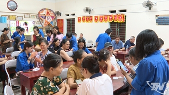សមាជិកសហភាពយុវជនចូលរួមដៃក្នុងការផ្លាស់ប្តូរឌីជីថល
