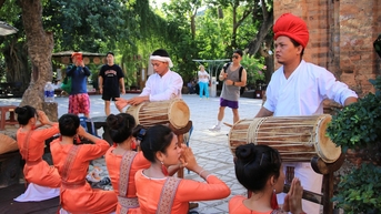 Tiếng kèn Saranai nơi tháp nắng